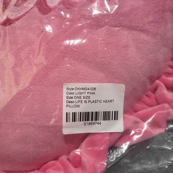 NWT Sold Out Dolls Kill Home- Barbie 'Plastic' Diva Dynasty Pink Heart Pillow - Picture 5 of 5